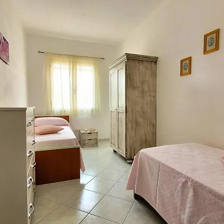 Rossy House Orosei Apartment *