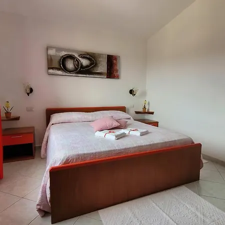 Rossy House Orosei * كالا ليبيروتو